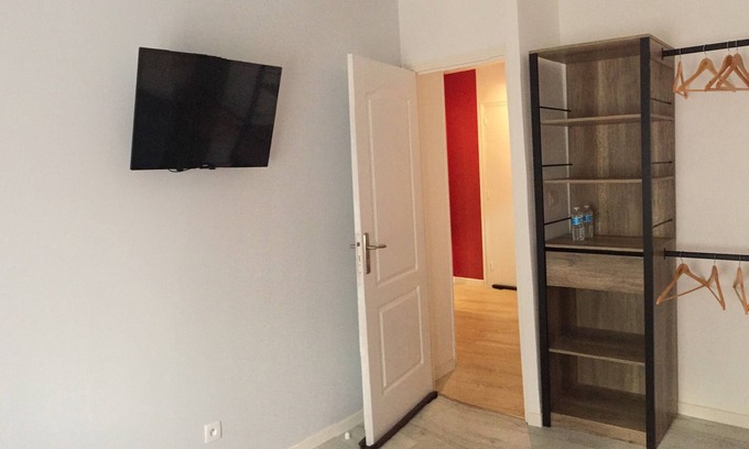 Aulnay-sous-Bois Apartment | Rouge et Blanc