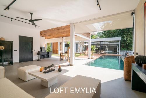 Sayan Villa | Rouge - Loft Emylia