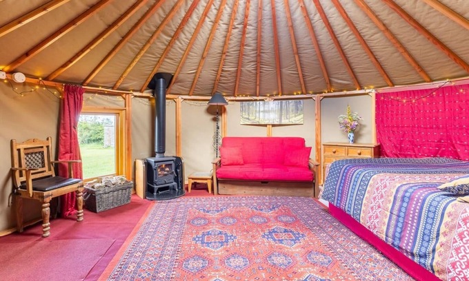 Totnes Cabin | Roundhouse Yurt, stunning views, Totnes Dartmouth