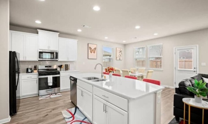 Round Rock House | RoundRockLuxeLivingGameroom