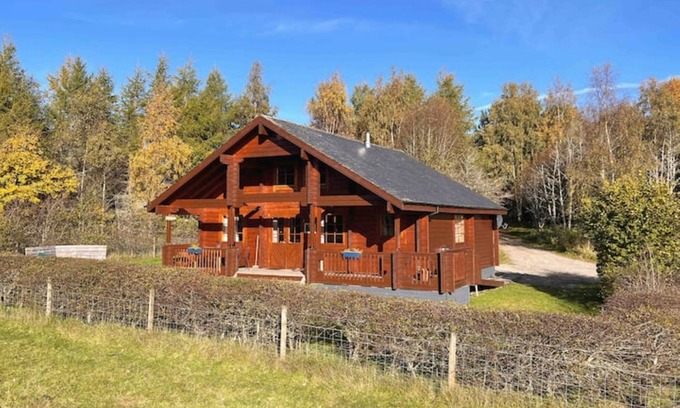 Marybank Cabin | Rowan Lodge at Big Sky. Family friendly cabin in the Scottish Highlands.