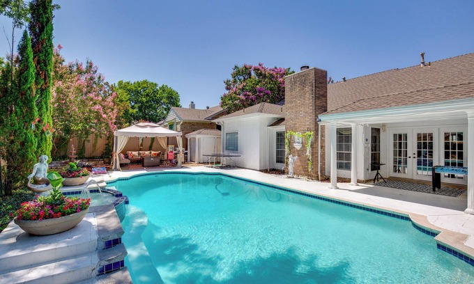 Rowlett House | Rowlett Escape w/Fire Pit & Lake Views
