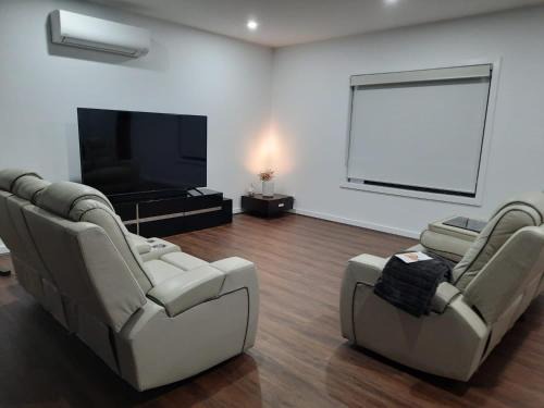 Rowville House | Rowville Stay - Home Away from Home