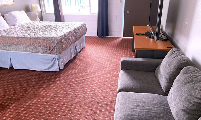 Auburn Hotel | Royal A Motel