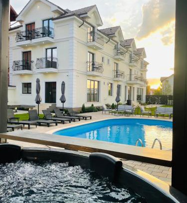 Rasnov House | Royal Boutique