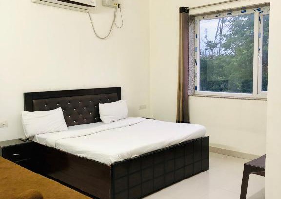 Sector 39 House | Royal Court Residency