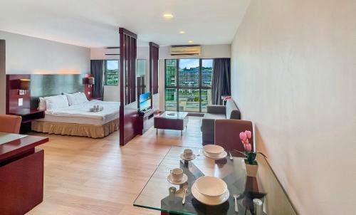 Kota Kinabalu Apartment | Royal Crown Scsp 783 KK CBD near Imago