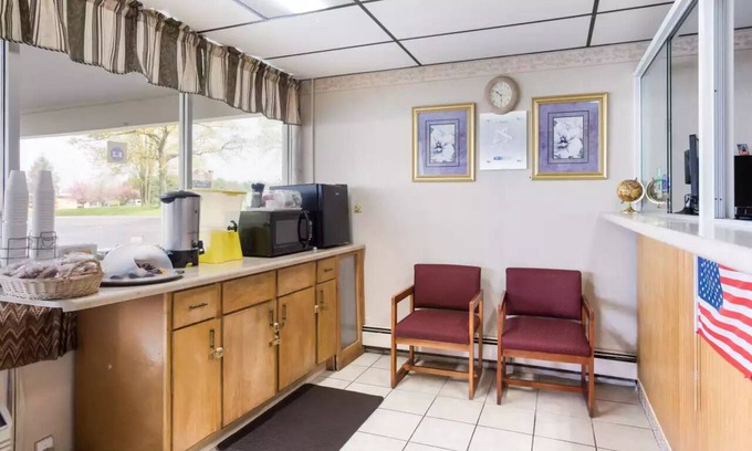Clearfield Hotel | Royal Inn Clearfield