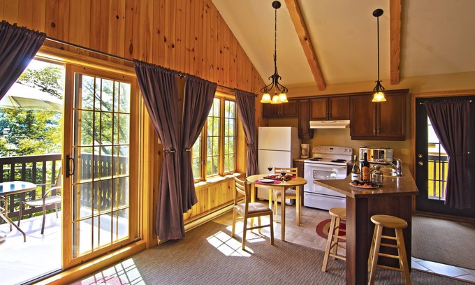 Sainte-Agathe-des-Monts Ski Chalet | Royal Luxury for two
