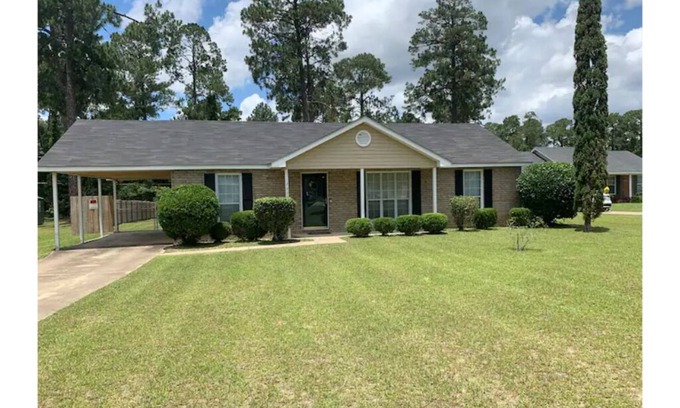 Albany House | Royal Living 2 Min. from ABY Airport in S/Ga