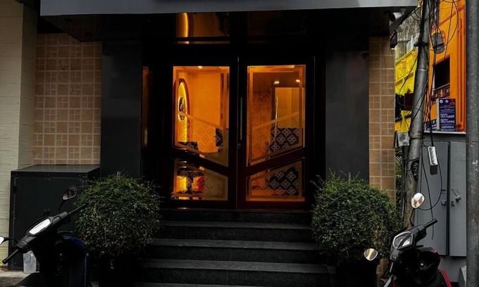 Thousand Lights Hotel | Royal Luxe Business Class Hotel