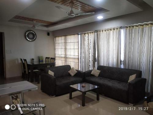 Hadapsar Bed & Breakfast | Royal Nest 3 BHK Suites AS