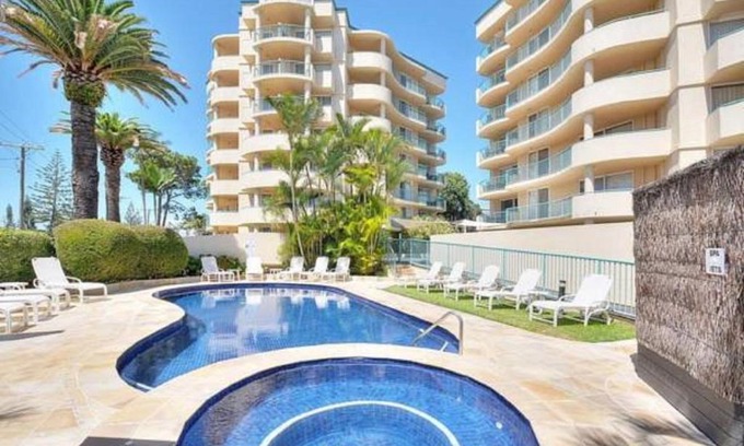 Biggera Waters Apartment | Royal Pacific Resort