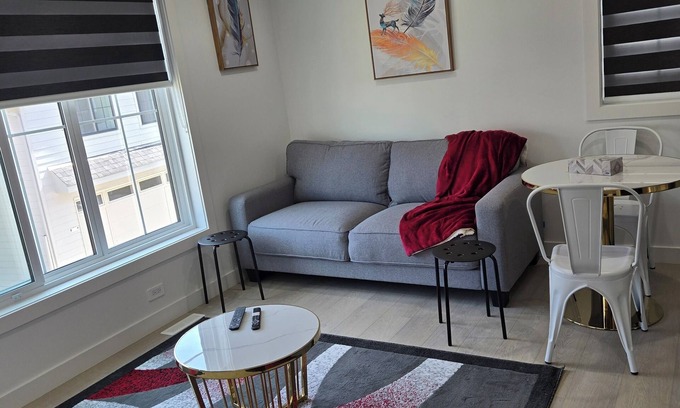 Southwest Edmonton House | Royal Palace-2Bedrooms Garage Guest Suite Near Airport