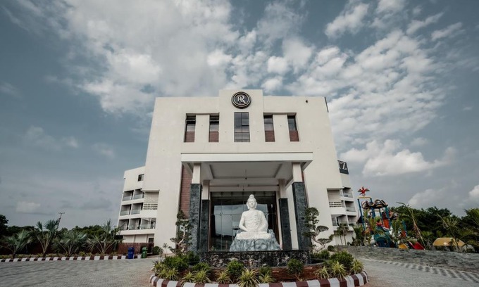 Hubli Resort | Royal Ritz