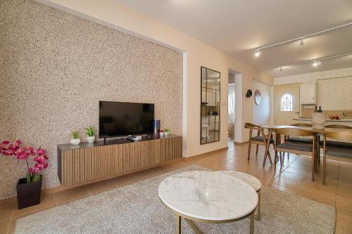 Old Town Apartment | Royal Seacrest F G6