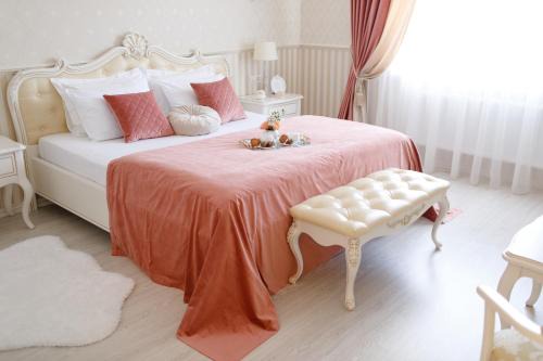 Zarichnyi District Apartment | Royal Suite Apartment with Jacuzzi