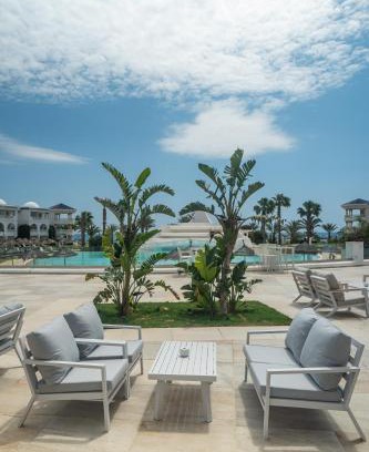Yasmine Resort | Royal Tulip Taj Sultan