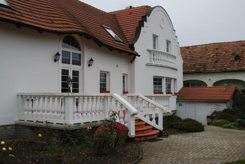 Sarrod House | Rozália Vendégház