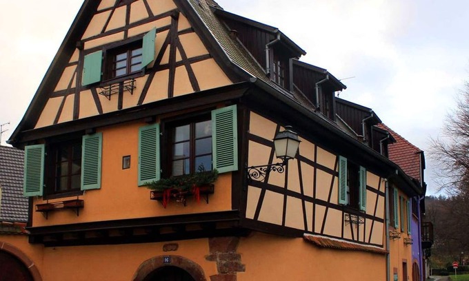Ammerschwihr House | RtB-Facing south, foot of the Vosges, heart of the vineyards, comfortable, quiet