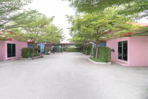 Minburi Hotel | Ruai Thong Pong Pai Resort