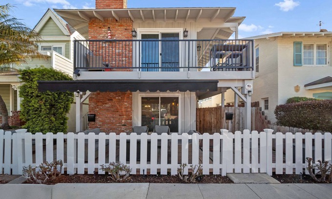 Balboa Island House | Ruby Villa A - Stay for 6!