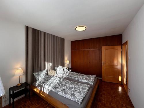 Sankt Polten Apartment | Ruhige, klimatisierte Wohnung nahe Zentrum & Bahnhof