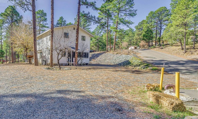 Ruidoso Cottage | Ruidoso Retreat w/Grill ~ 3 Mi to Grindstone Lake
