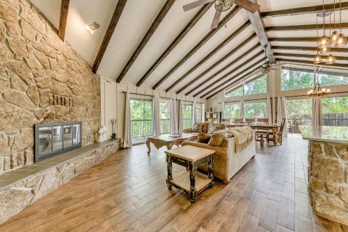 Ruidoso House | Ruidoso Vacation Rental with Spacious Deck