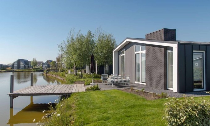Wemeldinge House | Ruisweg 28 by Interhome