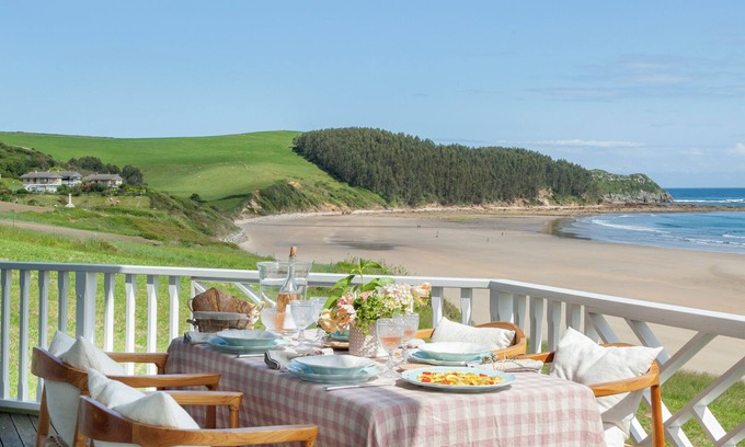 San Vicente de la Barquera House | Rumoroso Oyambre Cantabria, Fairy tale house in Oyambre beach, near Comillas