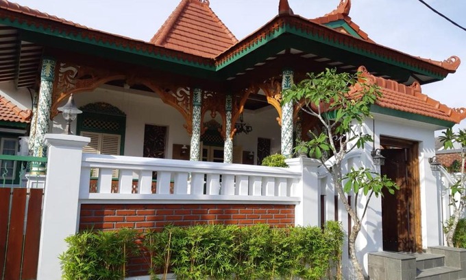 Yogyakarta House | Rumah Jawa Guest House (Syariah)