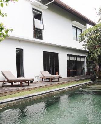 Nyuh Kuning Villa | Rumah Putih