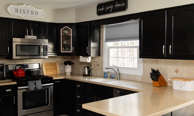 Saratoga Springs House | Run For The Pool Saratoga! Relax, unwind play pool or take a dip!