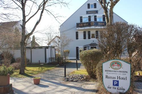Hallbergmoos Hotel | Runas Air Muc Park Sleep & Fly