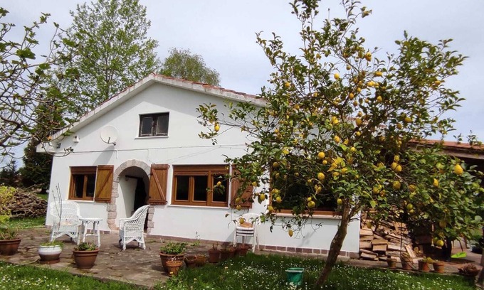 San Vicente de la Barquera Cottage | Rural house San Vicente de la Barquera Natural Park. Large farm ideal for pets!