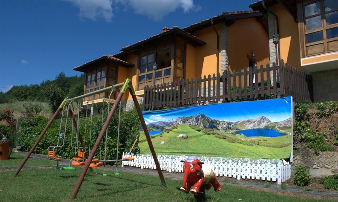 San Juan de Parres Apartment | Rural apartment Aptos Mirador Picos de Europa for 7 people