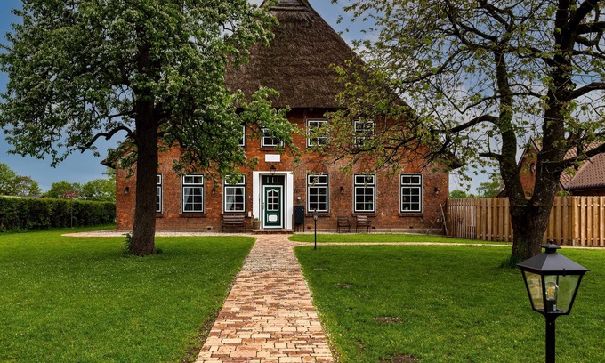 Bosdorf Apartment | Rural charm, modern living under thatch in the old farmhouse