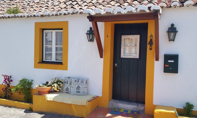 Vila Nogueira de Azeitao Cottage | Rural house, comfortably equipped, green mountains, sandy beaches,