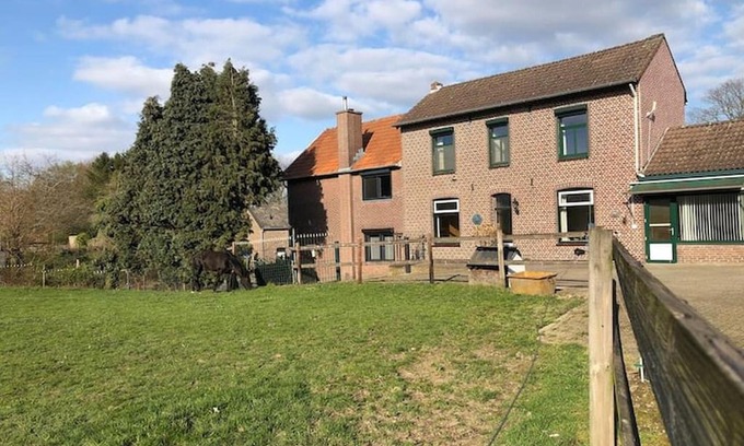 't Rooth House | Rural Holiday Home in Cadier and Keer with Garden