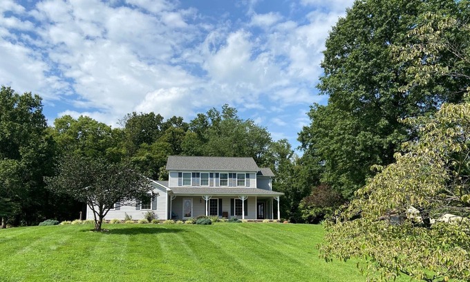 Round Hill House | Rural home
