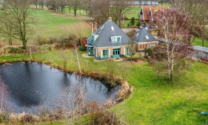 Eibergen Villa | Rural villa with swimming pond and sauna