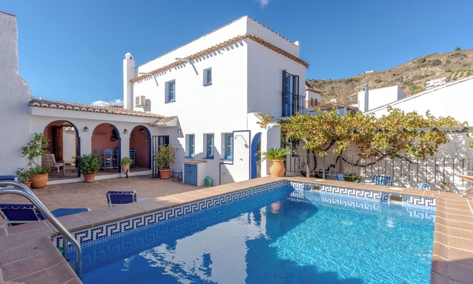 Moclinejo House | "Rural Village with Amazing Views Cottage" with Mountain Views, Private Pool, A/C & Wi-Fi