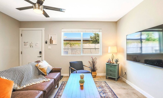 Camelback East Condo | Rustic 2 Bedroom Canyon Suite Biltmore Camelback