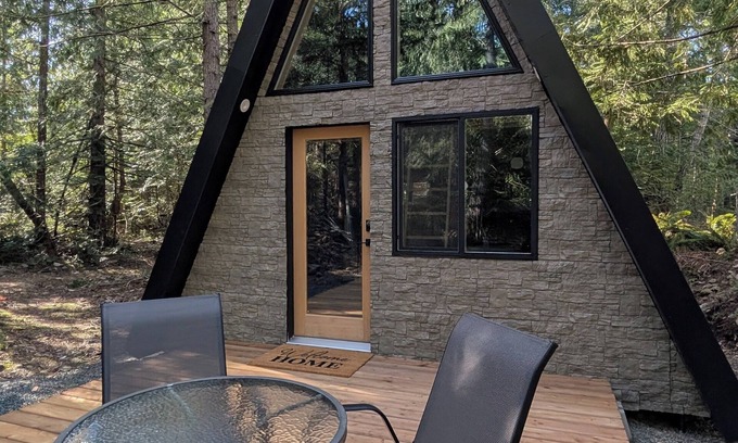 Regional District of Nanaimo Cabin | Rustic AFrame Tiny Home, Minutes from stunning waterfalls and beautiful beaches!