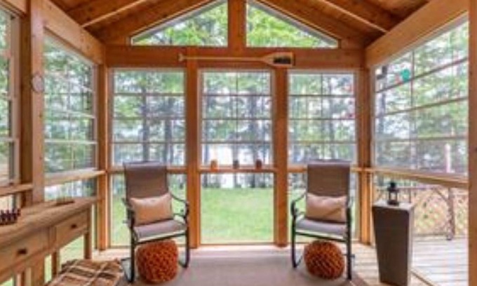 Algonquin Highlands Cottage | Rustic and Spacious Lakefront Oasis. Sleeps 10, Endless fun!