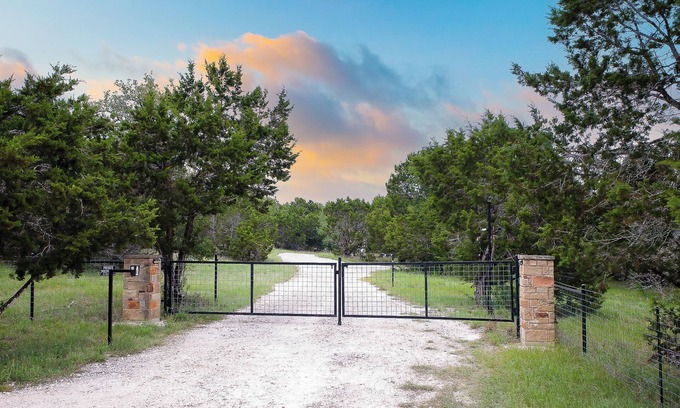 Canyon Lake Cottage | Rustic and Private 5 Acre with Cottage for 4 w/Hot Tub, Grill, Fire Pit + More!