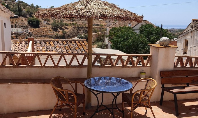Cajiz House | Rustic apartment in the Andalusian village of Cajiz