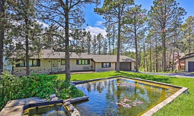 Colonial Pine Hills House | Rustic Black Hills Retreat with Expansive Views