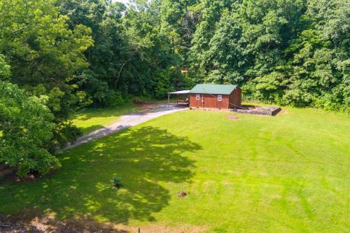 New Concord House | Rustic Cabin on Farm about 4 Mi to Kentucky Lake!